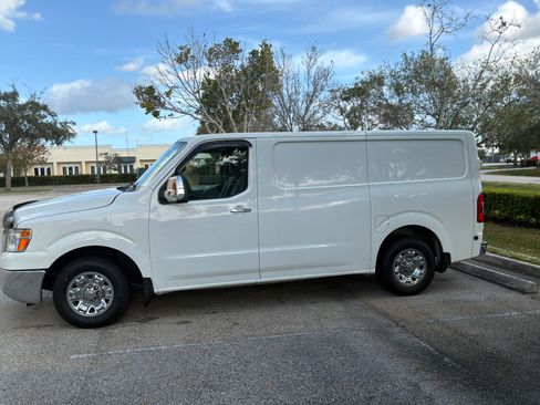 Used 2014 Nissan NV 2500 SV w/ V6 Appearance Package image 1