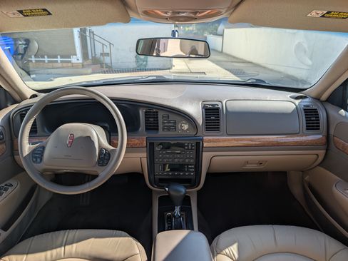 Used 1999 Lincoln Continental image 25