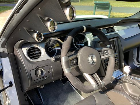Used 2014 Ford Mustang Shelby GT500 w/ Equipment Group 821A RWD image 15