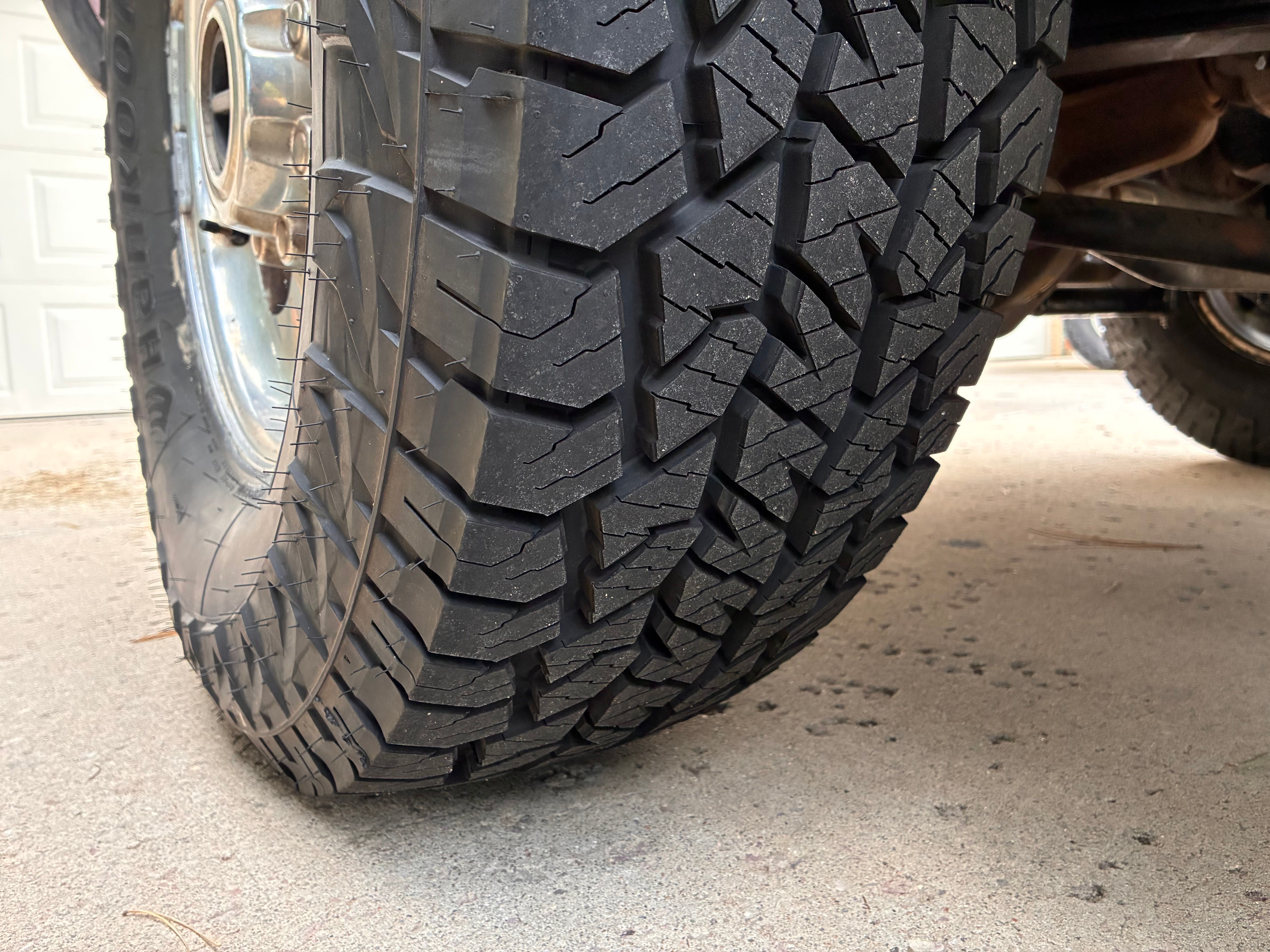 Used 2000 Ford Excursion Limited AWD/4WD image 11