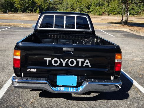 Used 1992 Toyota Pickup Deluxe image 8
