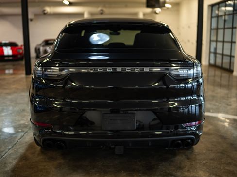 Used 2021 Porsche Cayenne Turbo S image 6