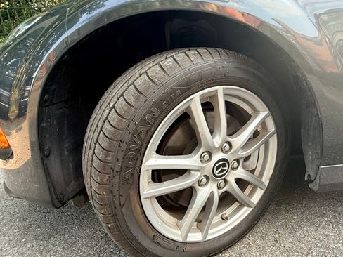 Used 2014 MAZDA MX-5 Miata Sport w/ Convenience Package RWD image 11