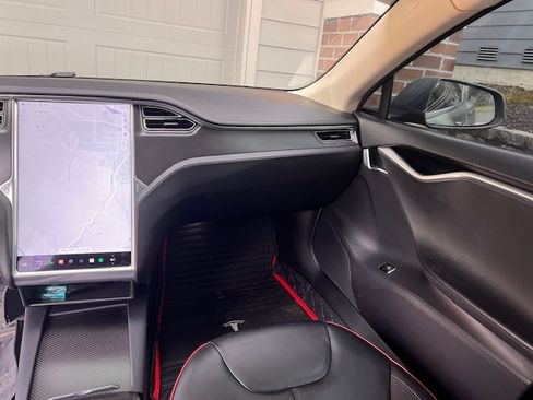 Used 2013 Tesla Model S Performance image 8