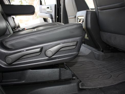 Used 2025 GMC Yukon Denali w/ Denali Reserve Package AWD/4WD image 28