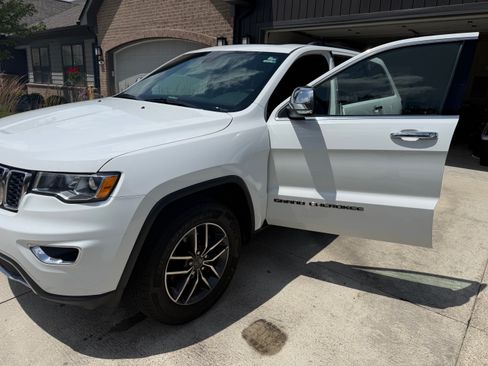 Used 2020 Jeep Grand Cherokee Limited AWD/4WD image 6