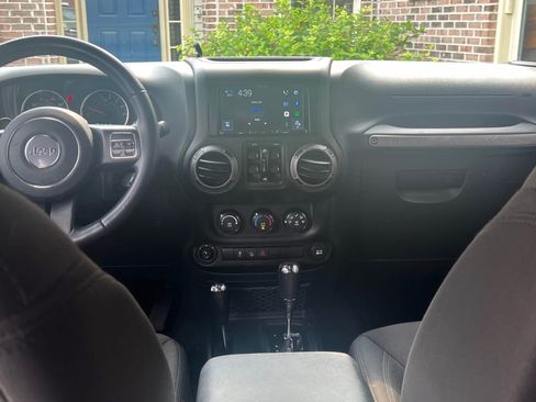 Used 2017 Jeep Wrangler Unlimited Sport w/ Quick Order Package 24S AWD/4WD image 13