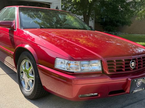 Used 2000 Cadillac Eldorado Touring FWD image 2