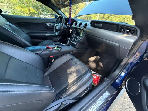 Used 2018 Ford Mustang GT Premium image 4