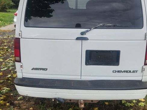 Used 1996 Chevrolet Astro AWD Passenger image 2