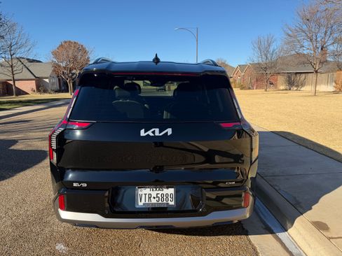 Used 2024 Kia EV9 GT-Line image 2