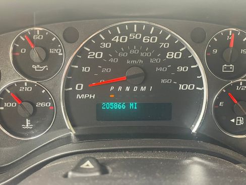 Used 2016 GMC Savana 4500 RWD image 17