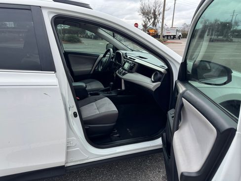 Used 2015 Toyota RAV4 LE image 6