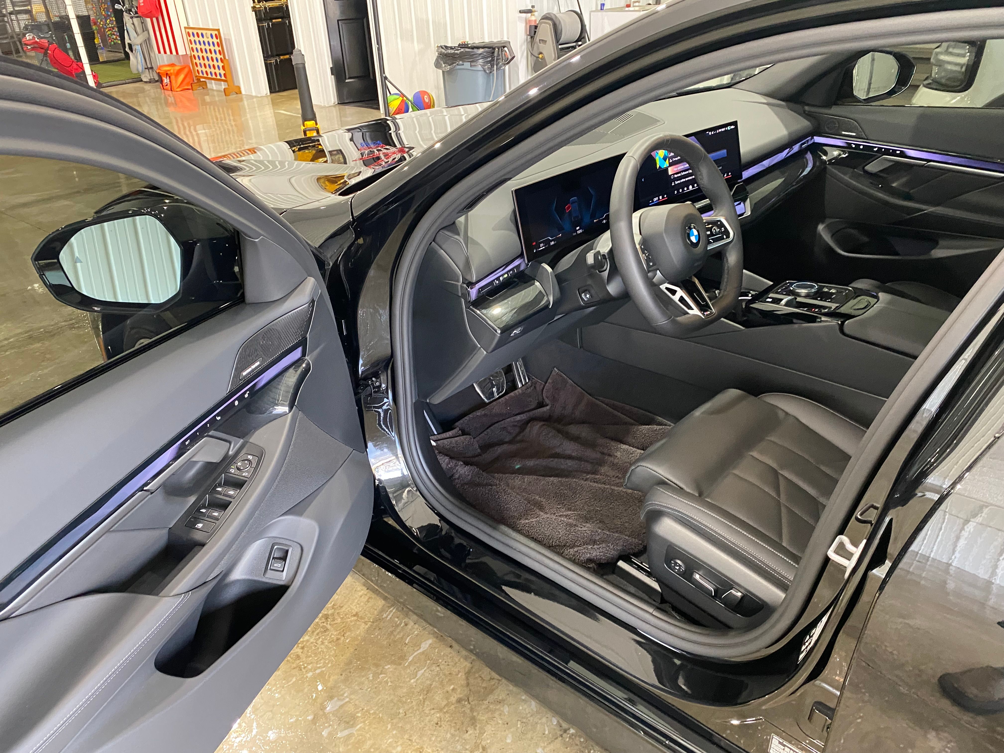 Used 2025 BMW 540i xDrive w/ M Sport Package AWD/4WD image 12