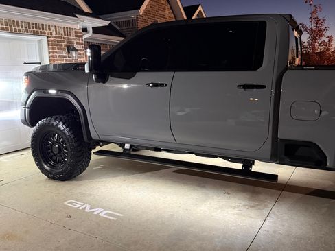 Used 2025 GMC Sierra 2500 AT4X w/ AT4X AEV Edition image 8