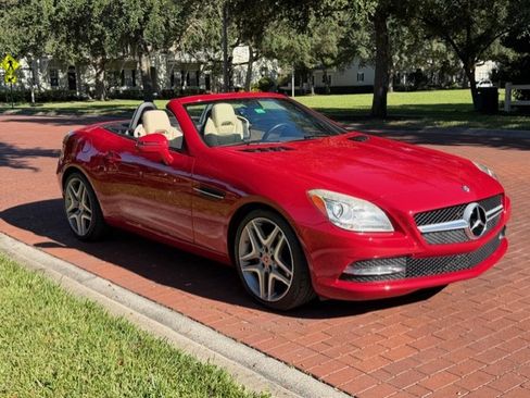 Used 2014 Mercedes-Benz SLK 250 image 11