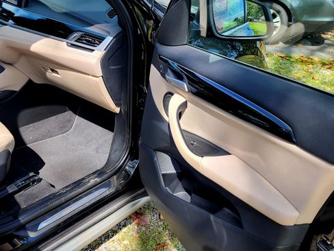 Used 2021 BMW X1 xDrive28i image 15