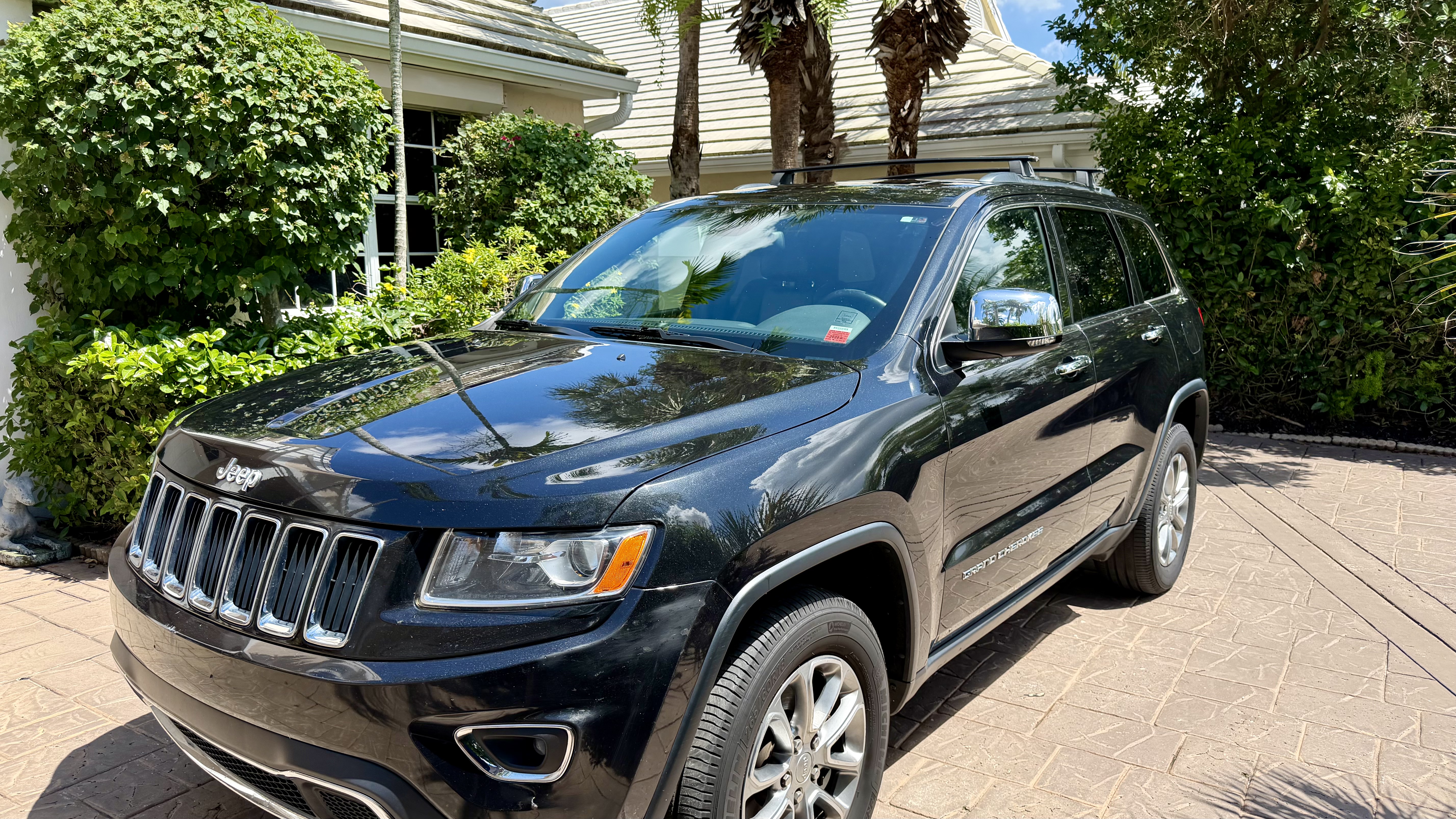 Used 2016 Jeep Grand Cherokee Limited AWD/4WD image 2