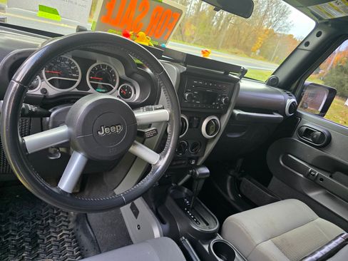 Used 2008 Jeep Wrangler Sahara w/ PWR Convenience Group image 8
