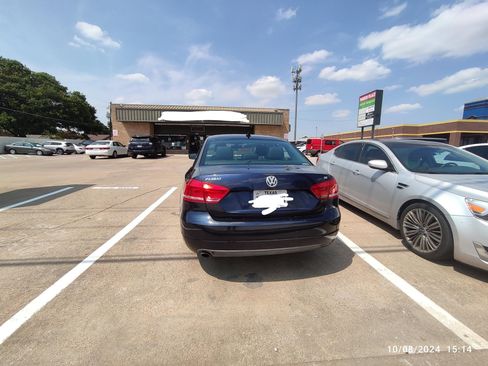Used 2013 Volkswagen Passat 2.5 SE FWD image 2