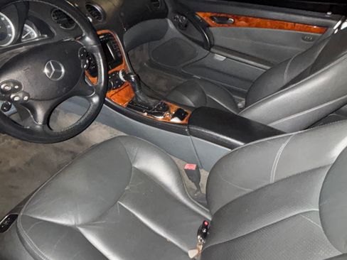 Used 2004 Mercedes-Benz SL 500 image 5