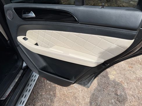 Used 2016 Mercedes-Benz GL 450 4MATIC image 19