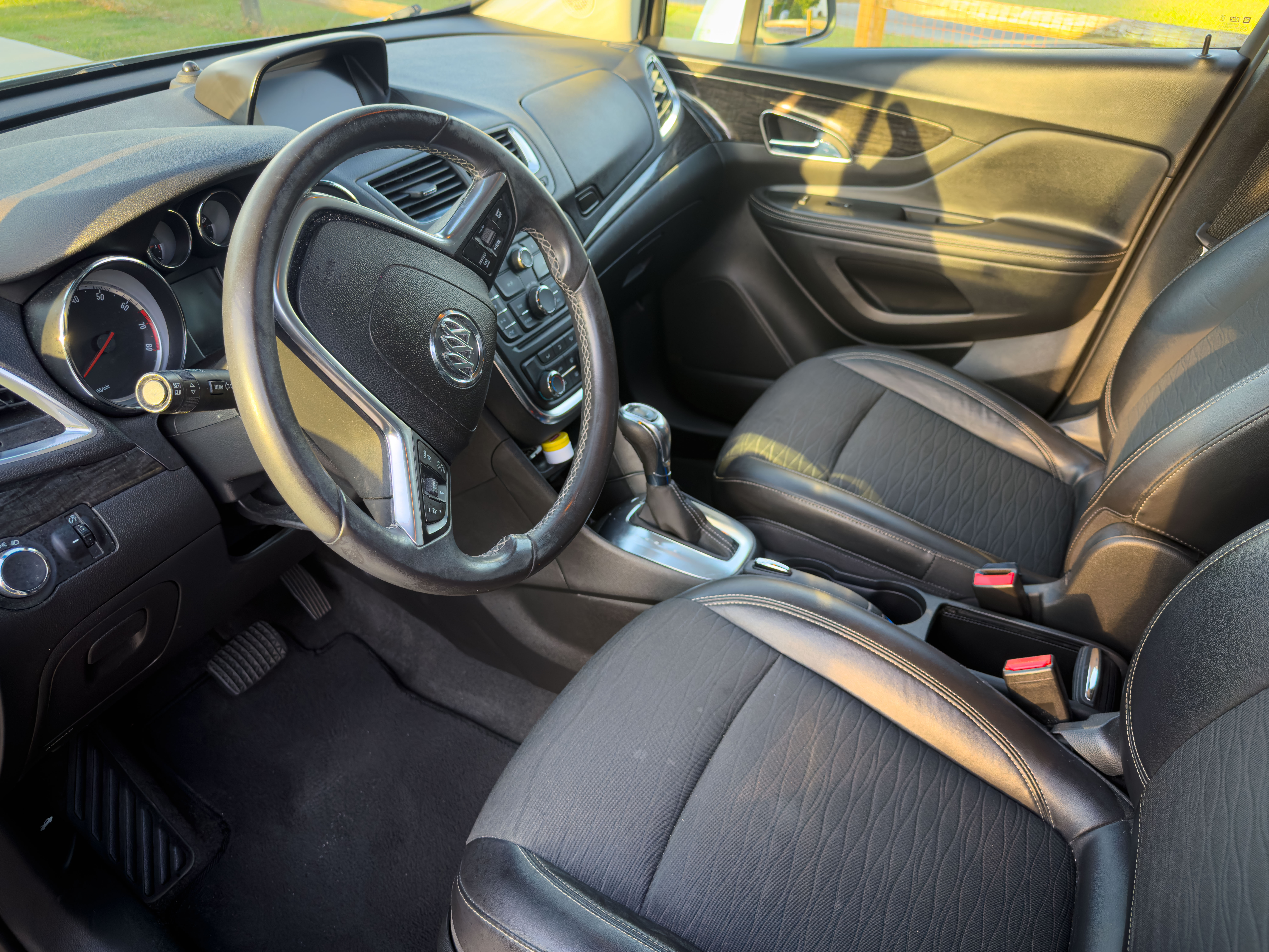 Used 2016 Buick Encore FWD image 9