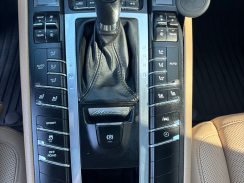 Used 2019 Porsche Macan S image 20