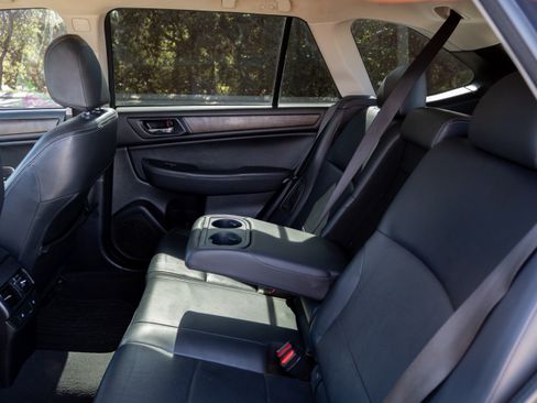 Used 2017 Subaru Outback 2.5i Limited image 15