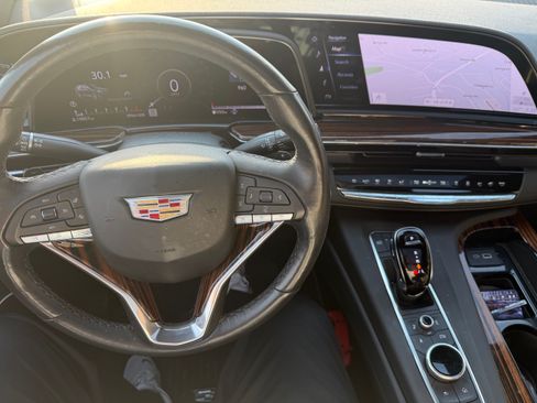 Used 2021 Cadillac Escalade Premium Luxury image 10