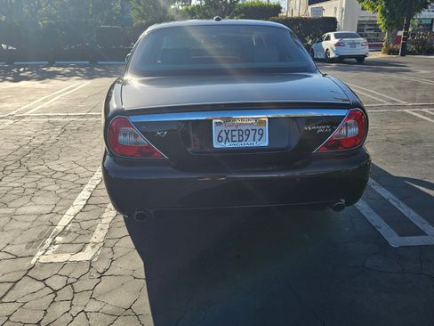 Used 2008 Jaguar XJ8 L image 10