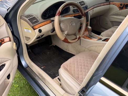 Used 2006 Mercedes-Benz E 500 4MATIC Sedan image 11