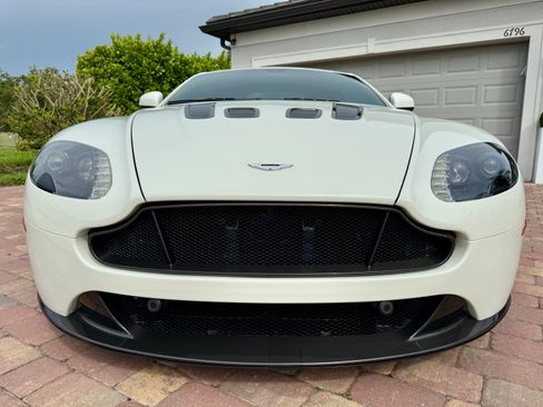 Used 2017 Aston Martin V12 Vantage S RWD image 23