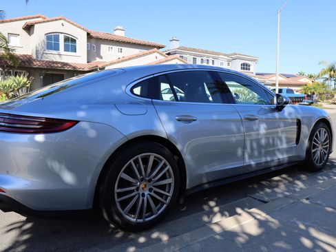 Used 2017 Porsche Panamera 4S image 6
