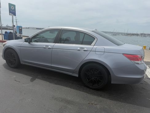 Used 2010 Honda Accord EX-L image 1