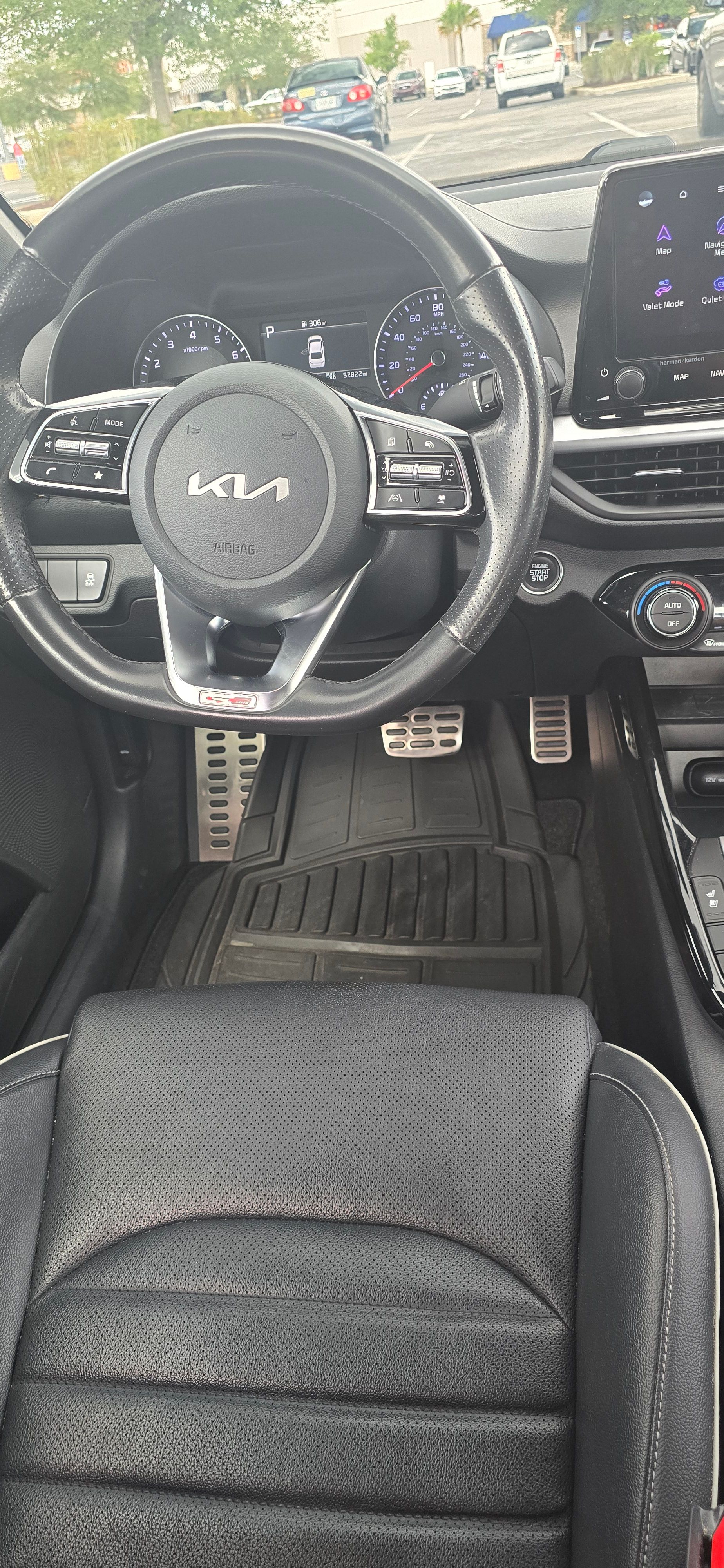 Used 2024 Kia Forte GT-Line w/ GT-Line Premium Package FWD image 10