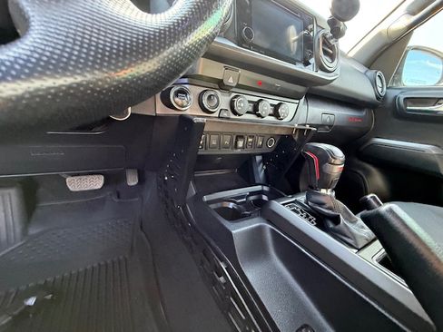 Used 2019 Toyota Tacoma TRD Off-Road image 19