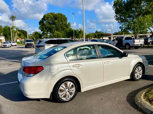 Used 2013 Subaru Legacy 2.5i image 4