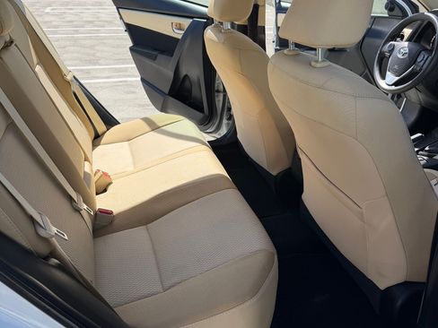 Used 2017 Toyota Corolla LE image 5