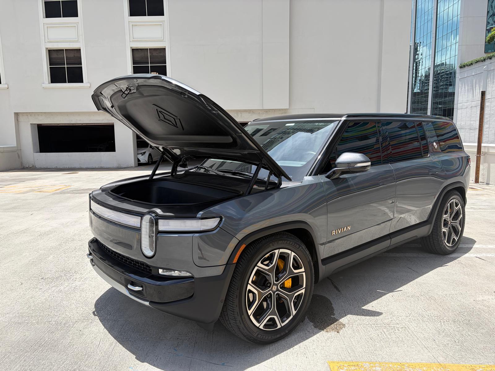 Used 2023 Rivian R1S Launch Edition Quad AWD/4WD image 28