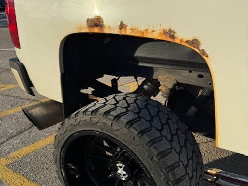 Used 2012 Chevrolet Silverado 2500 LT w/ Interior Plus Package image 8