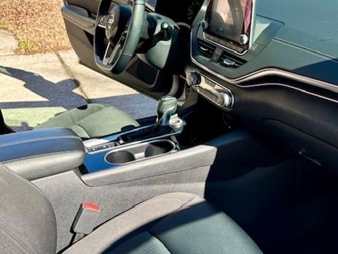 Used 2020 Nissan Altima 2.5 SV image 5