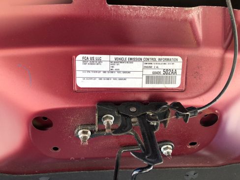 Used 2019 Jeep Cherokee Latitude Plus w/ Cold Weather Group image 29