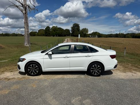 Used 2024 Volkswagen Jetta S FWD image 8