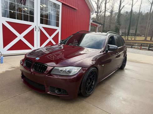 Used 2009 BMW 328i xDrive Wagon image 4