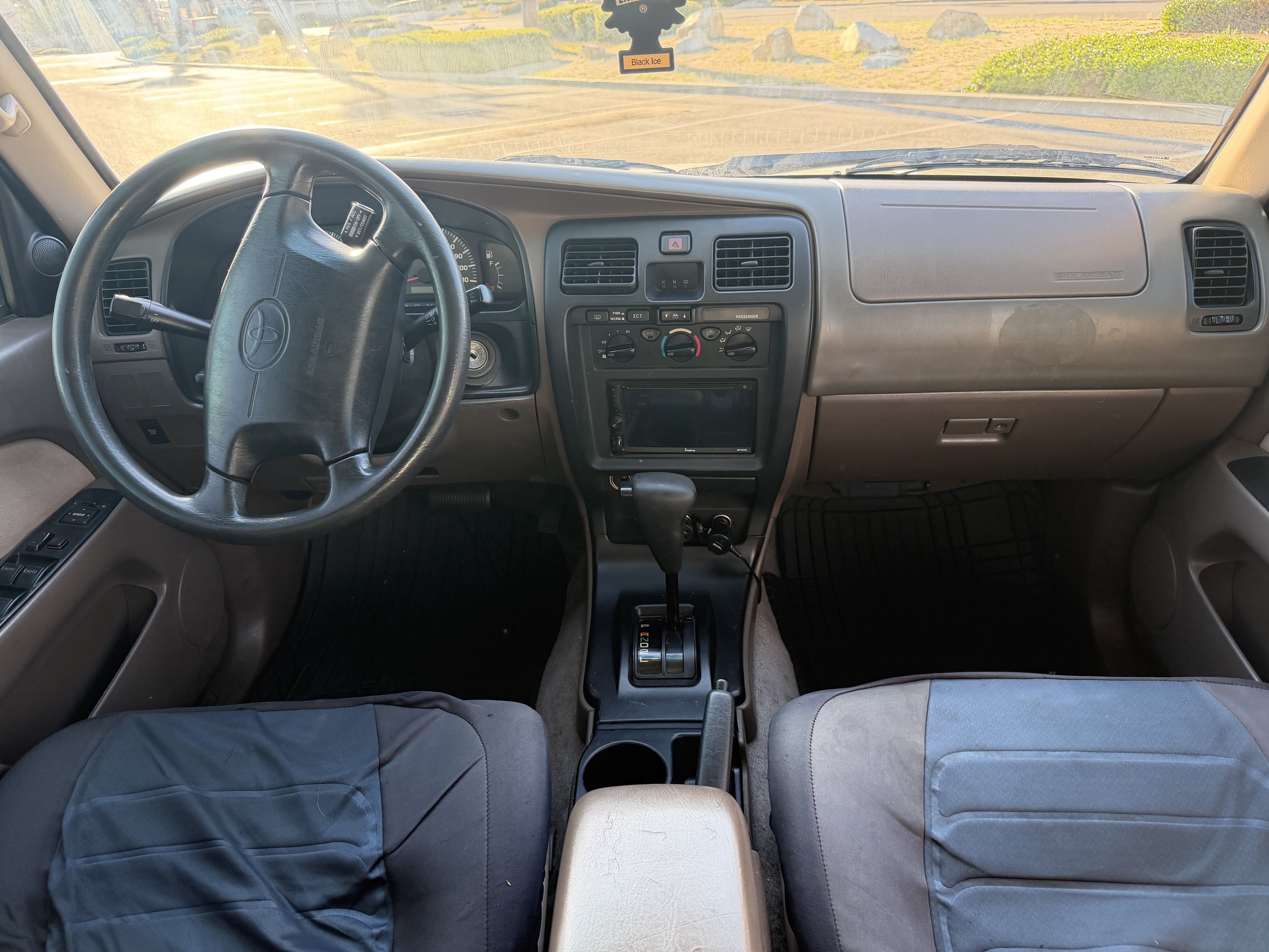Used 2002 Toyota 4Runner SR5 RWD image 4