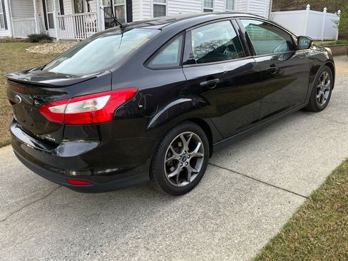 Used 2014 Ford Focus SE w/ Equipment Group 201A image 6