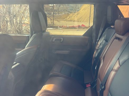 Used 2022 Ford Bronco Outer Banks image 5