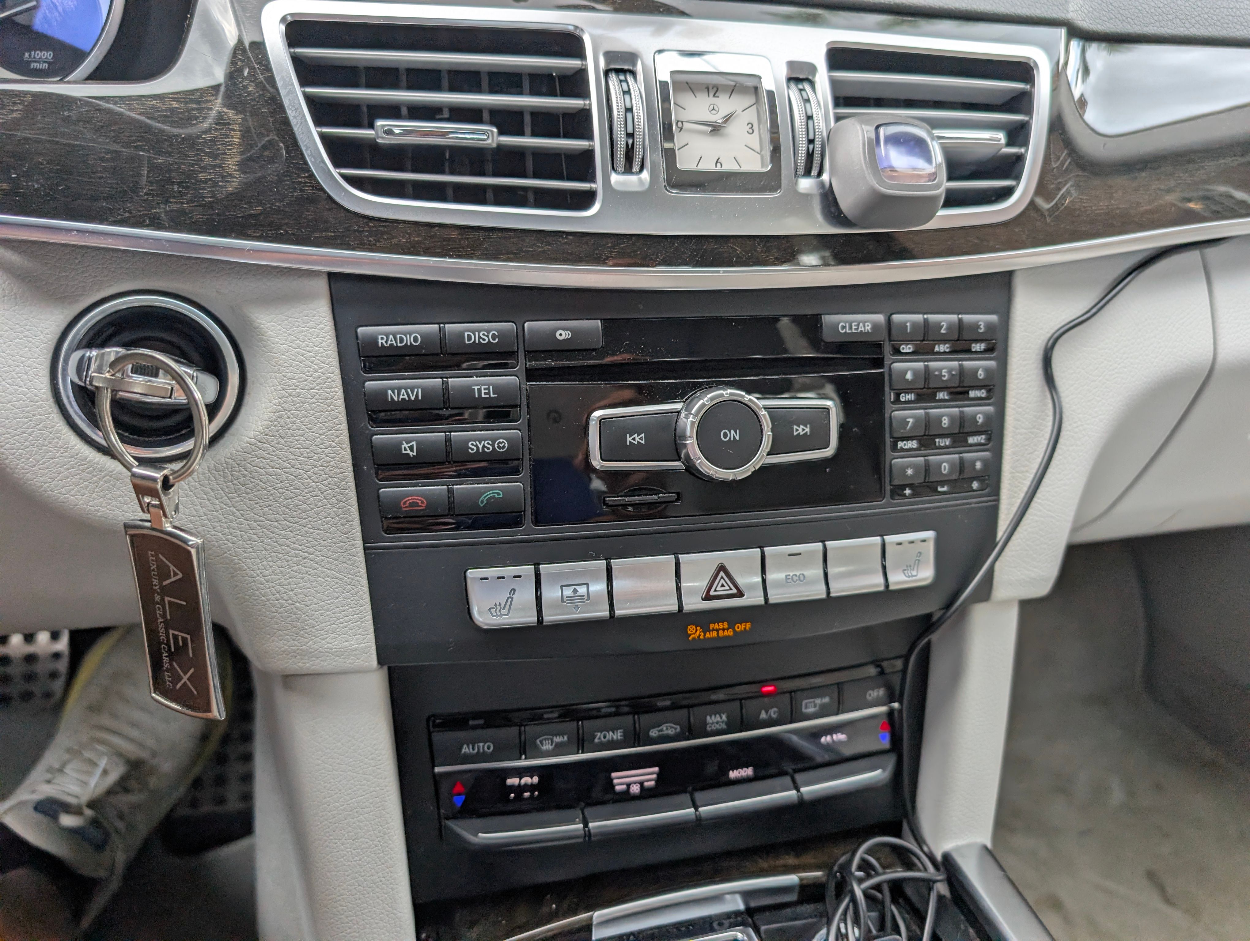 Used 2014 Mercedes-Benz E 350 4MATIC Sedan image 13