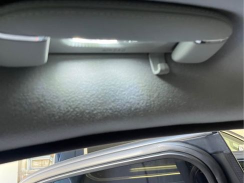 Used 2008 Jaguar XJ8 image 23